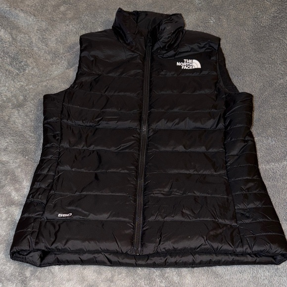 The North Face Jackets & Blazers - The North Face Women's 550 down Black Puffer Vest